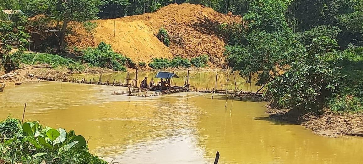 Gemstone mining and extraction from riverbeds and riverbanks